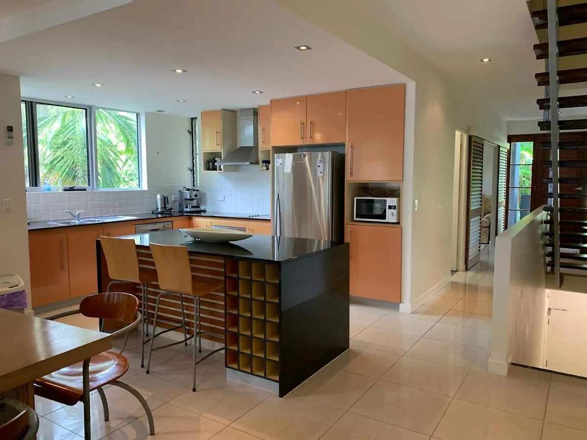 Beach House Apartment 1 Mission Beach Australia